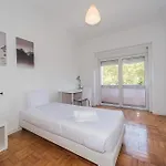 Apartment Houze Four Bedroom Near Zoo